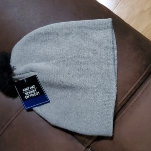 CURATED BY RUA'H KIBRIYA: M/W Winter Cap Acrylic/Poly